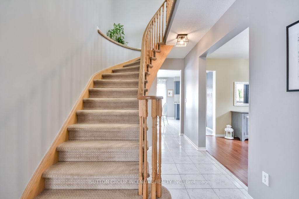 Photo 4 of 18 Wice Road, Barrie, Holly — HOMEH