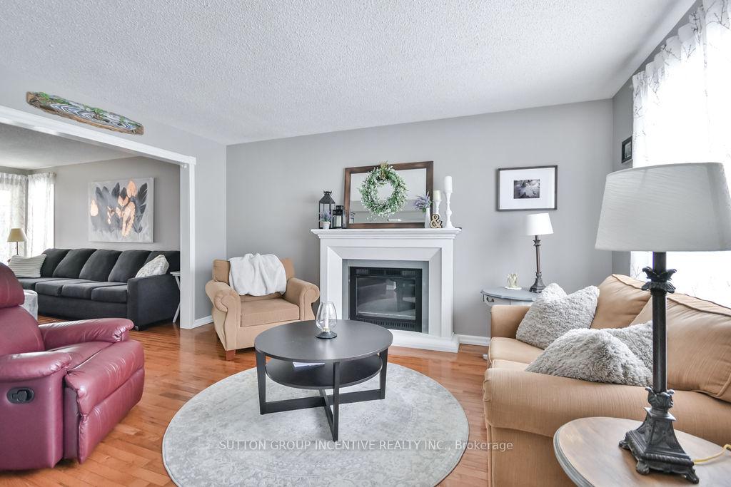 Photo 11 of 18 Wice Road, Barrie, Holly — HOMEH