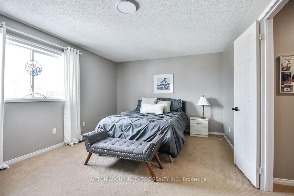 Photo 22 of 18 Wice Road, Barrie, Holly — HOMEH