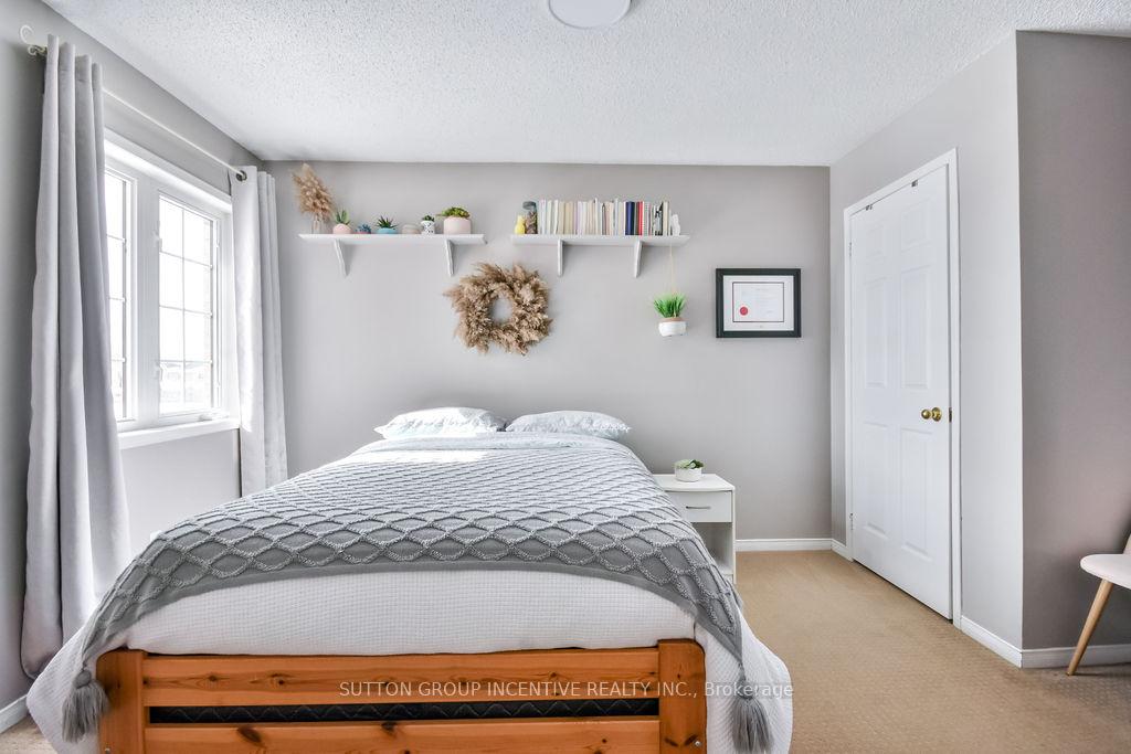 Photo 29 of 18 Wice Road, Barrie, Holly — HOMEH