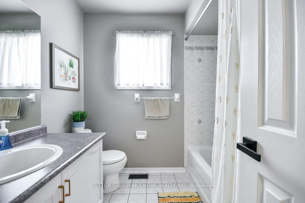 Photo 30 of 18 Wice Road, Barrie, Holly — HOMEH
