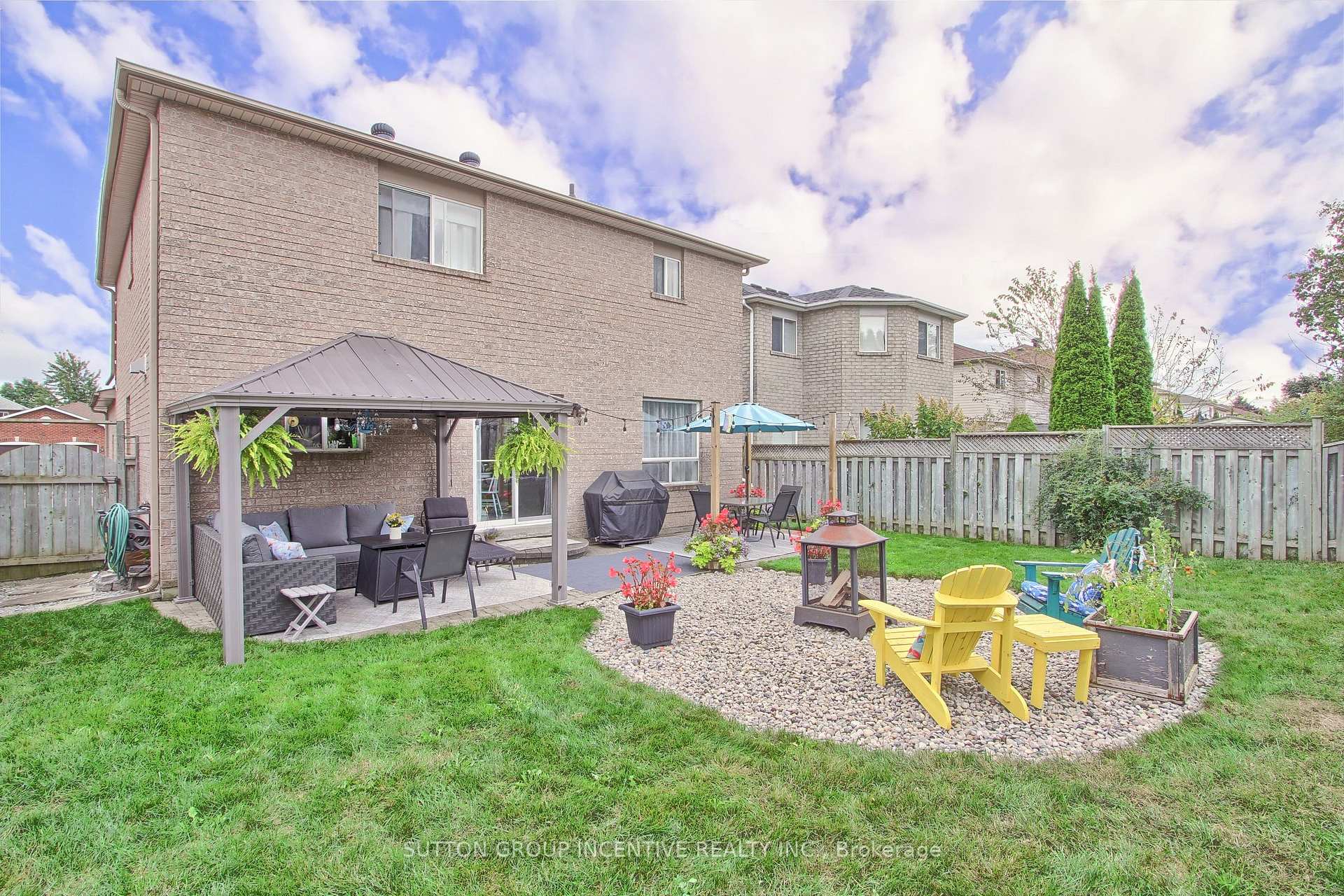 Photo 38 of 18 Wice Road, Barrie, Holly — HOMEH
