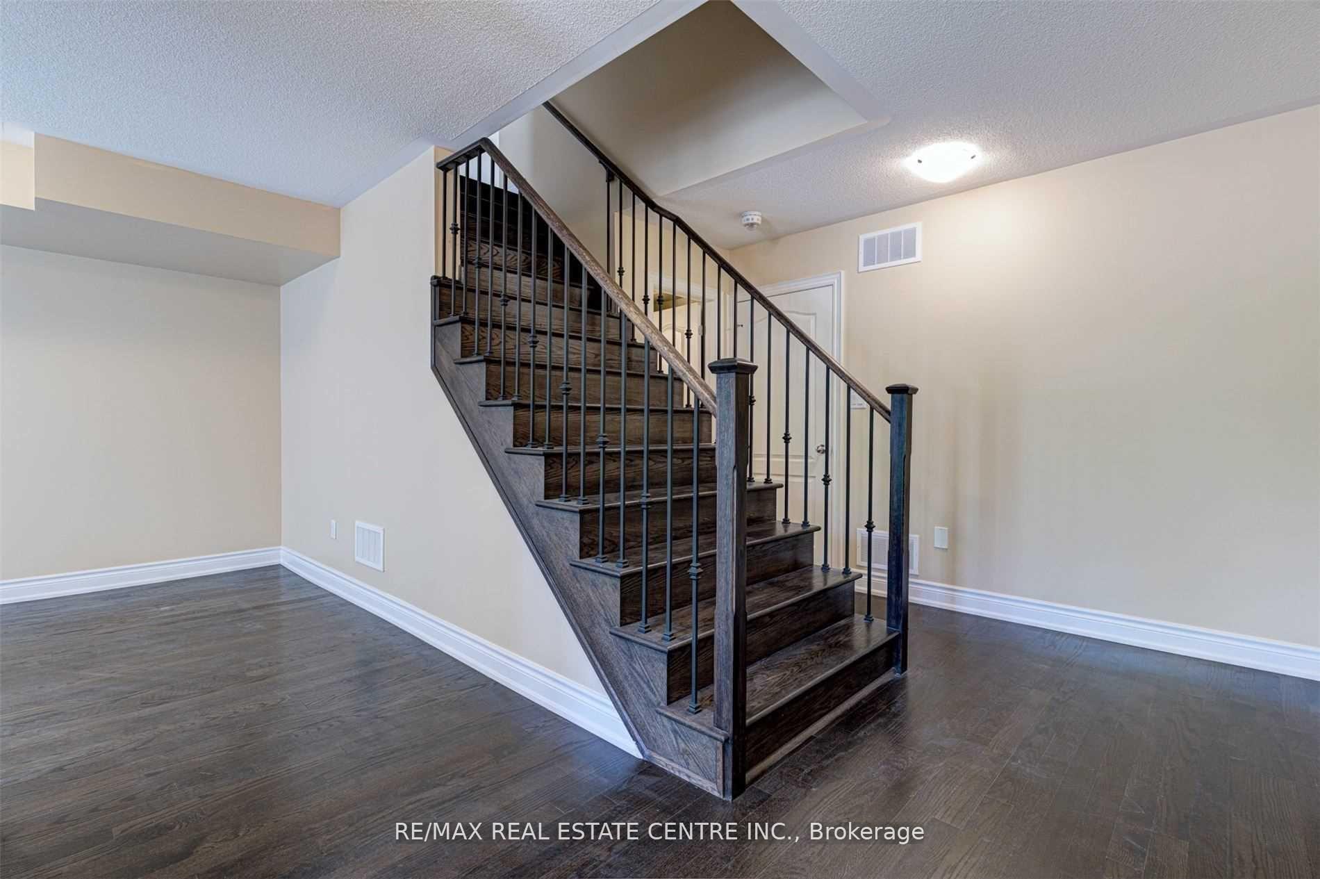 Photo 3 of 398 Rivermont Road, Brampton, Bram West — HOMEH