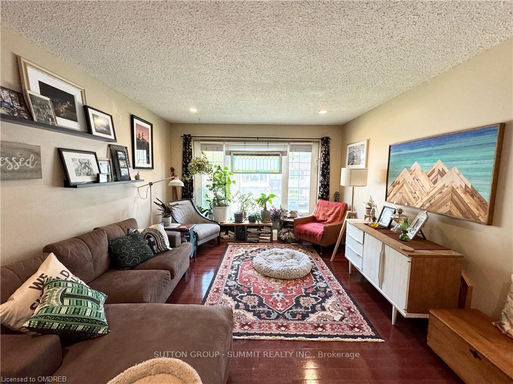 Photo 3 of 11 Rowan Court, Hamilton, Randall — HOMEH