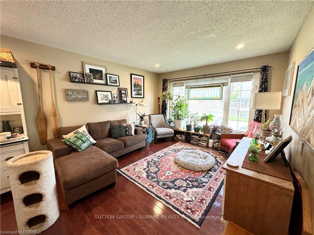 Photo 4 of 11 Rowan Court, Hamilton, Randall — HOMEH