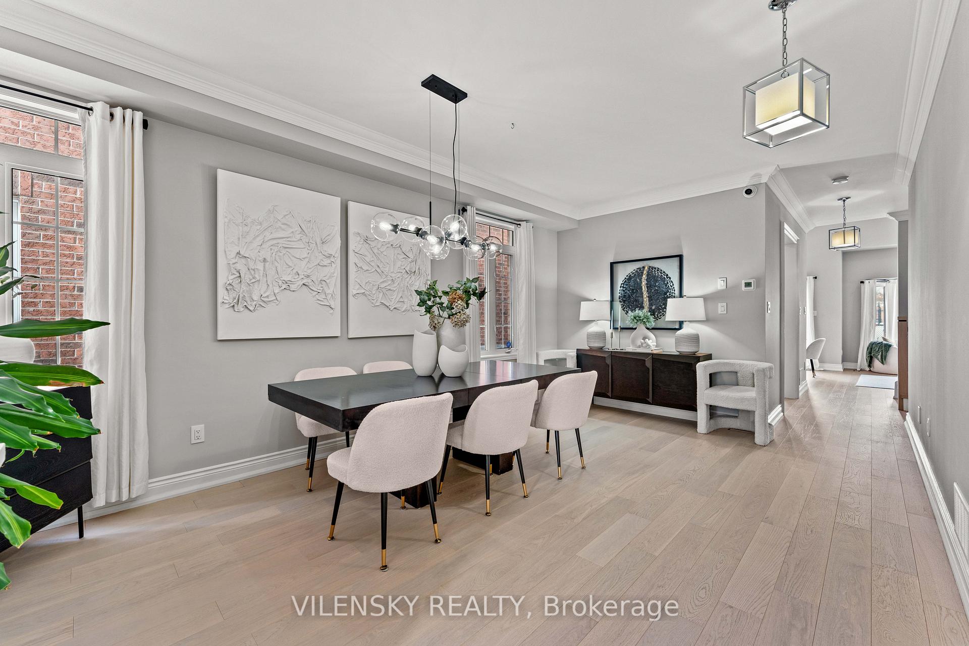 Photo 5 of 40 Mosswood Road, Vaughan, Patterson — HOMEH