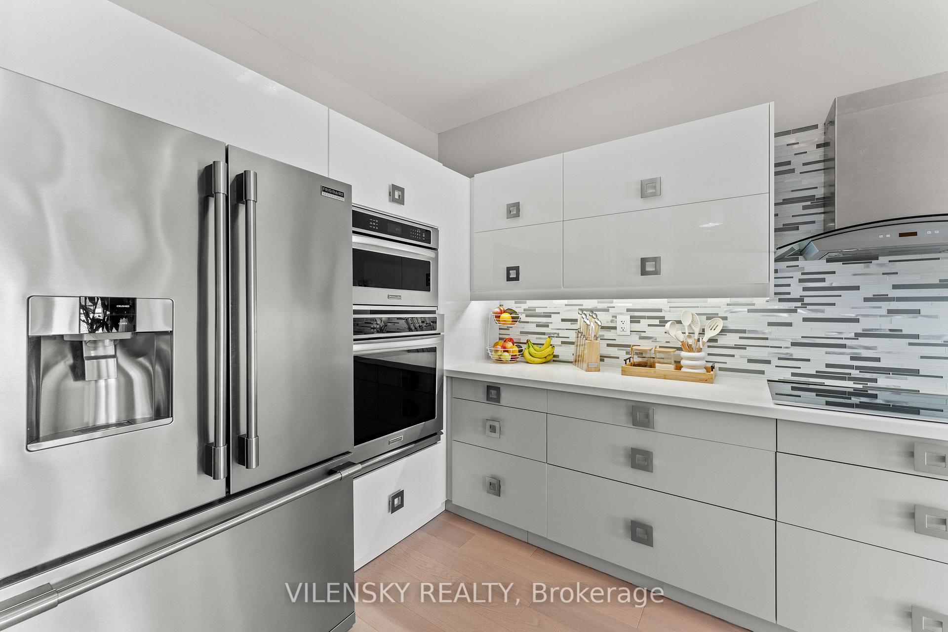 Photo 9 of 40 Mosswood Road, Vaughan, Patterson — HOMEH