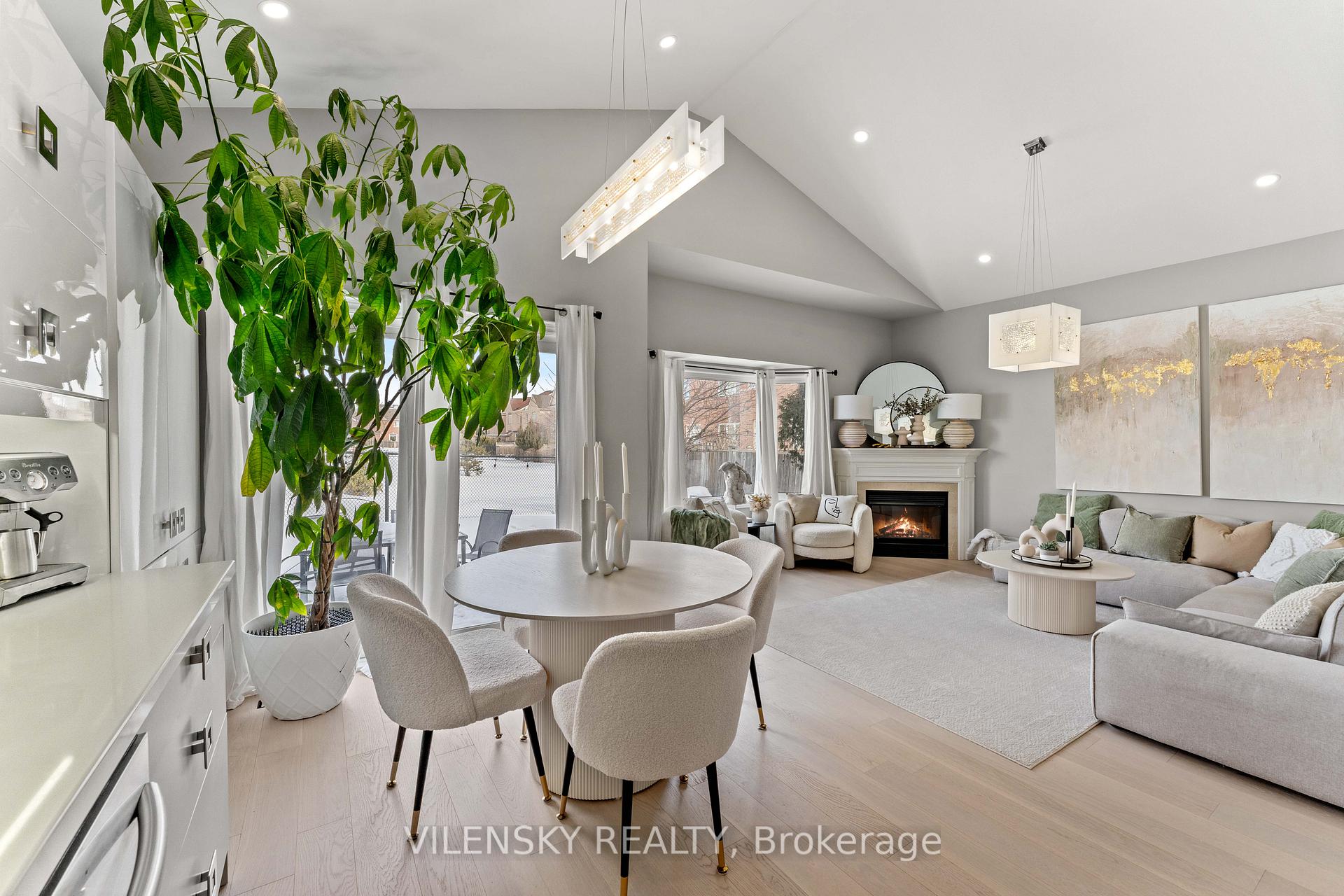 Photo 12 of 40 Mosswood Road, Vaughan, Patterson — HOMEH
