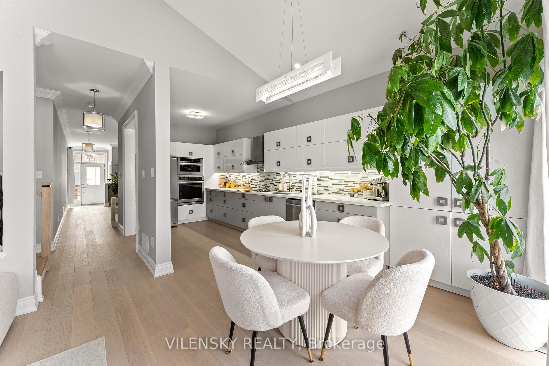 Photo 14 of 40 Mosswood Road, Vaughan, Patterson — HOMEH