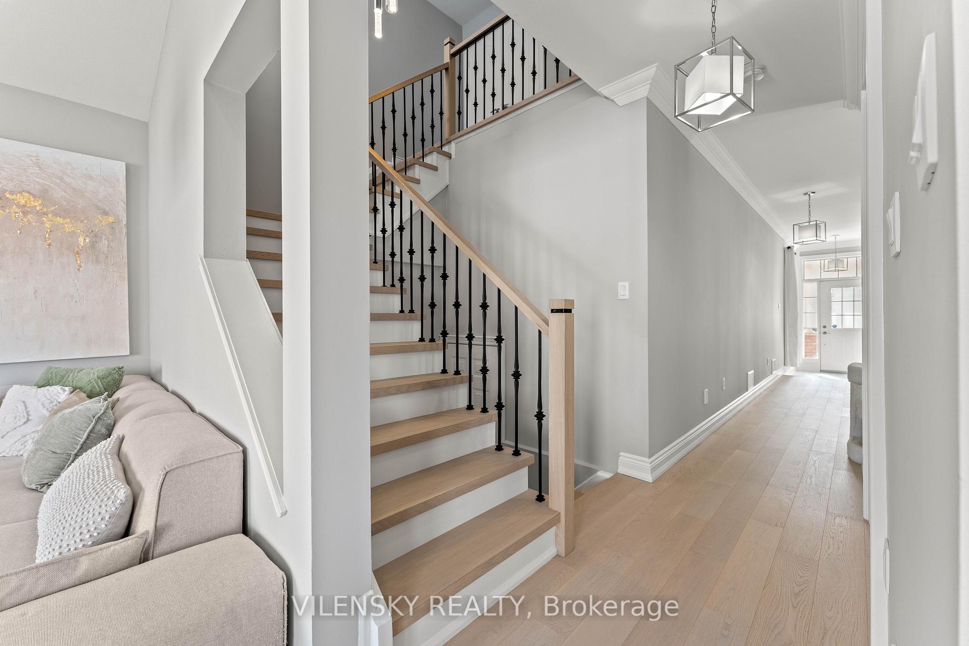 Photo 17 of 40 Mosswood Road, Vaughan, Patterson — HOMEH