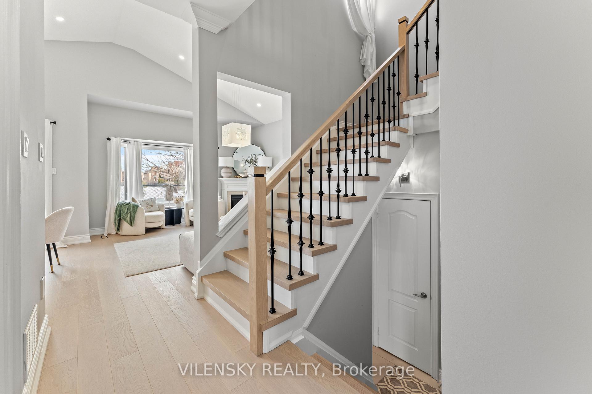 Photo 18 of 40 Mosswood Road, Vaughan, Patterson — HOMEH