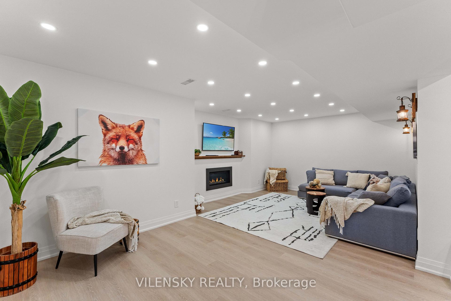 Photo 33 of 40 Mosswood Road, Vaughan, Patterson — HOMEH