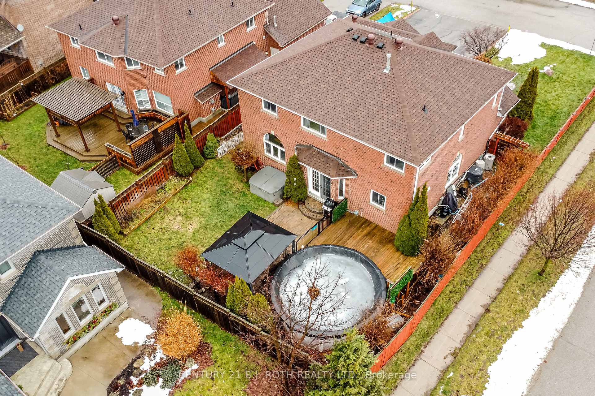 Photo 35 of 61 Honey Crescent, Barrie, Painswick South — HOMEH