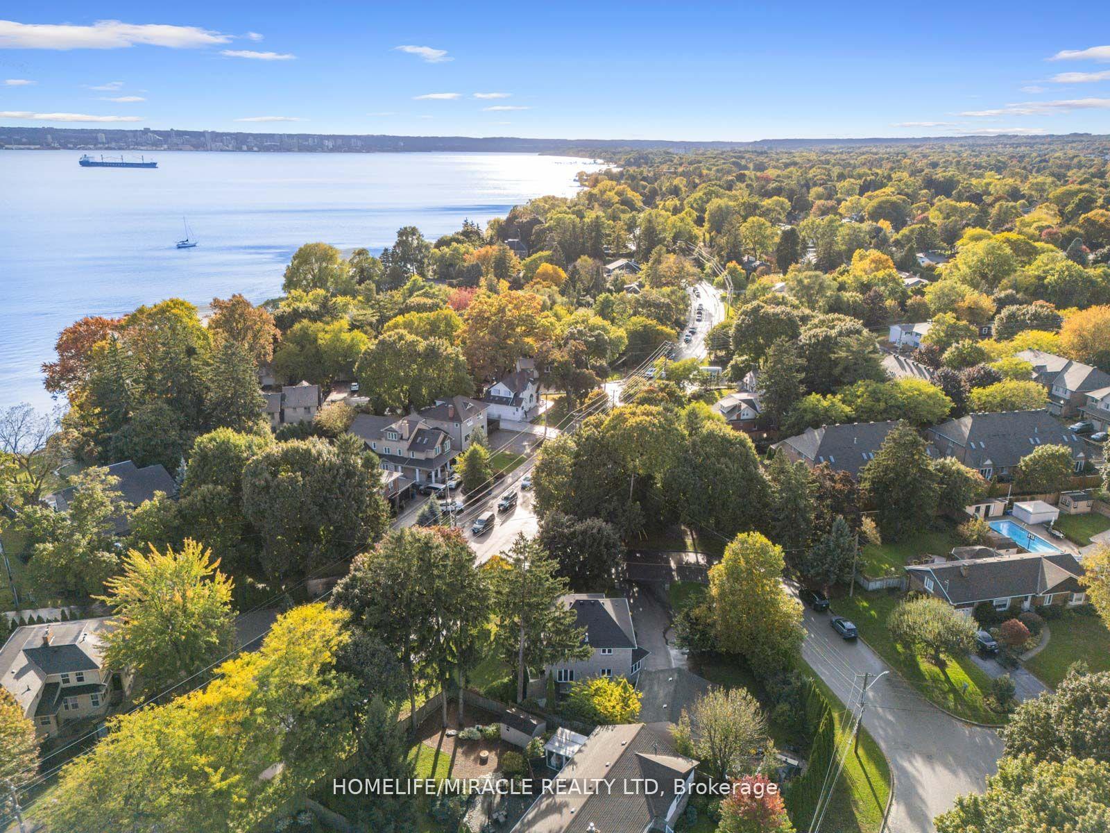 Photo 3 of 521 Oneida Drive, Burlington, LaSalle — HOMEH