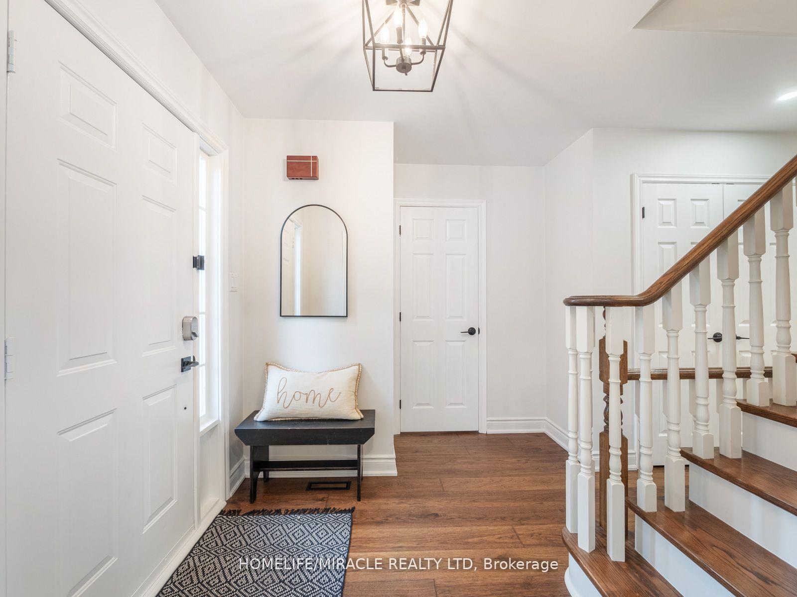 Photo 6 of 521 Oneida Drive, Burlington, LaSalle — HOMEH
