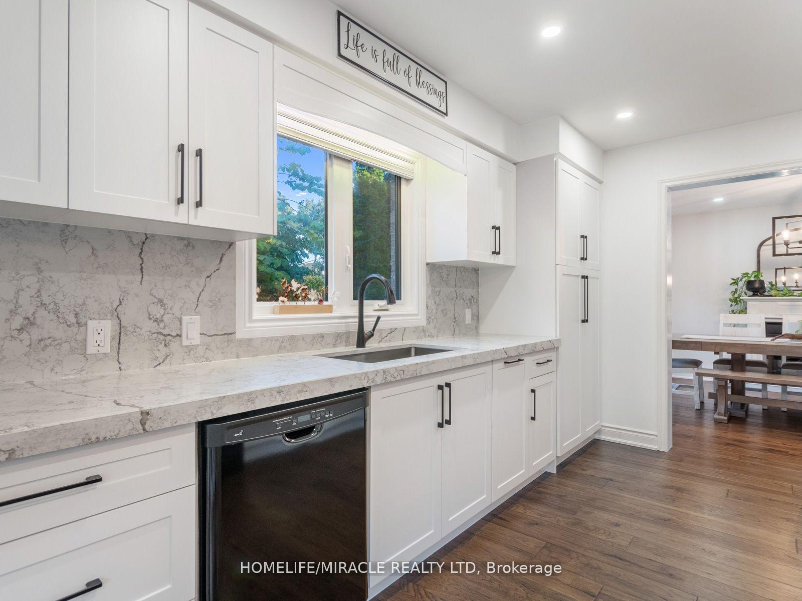 Photo 11 of 521 Oneida Drive, Burlington, LaSalle — HOMEH
