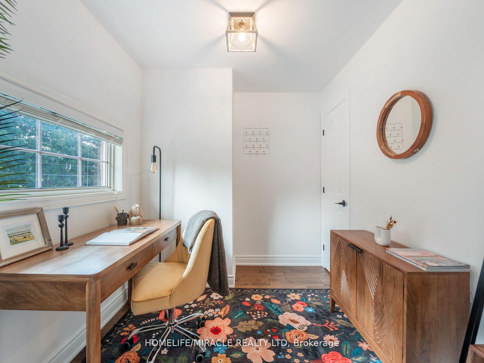 Photo 16 of 521 Oneida Drive, Burlington, LaSalle — HOMEH