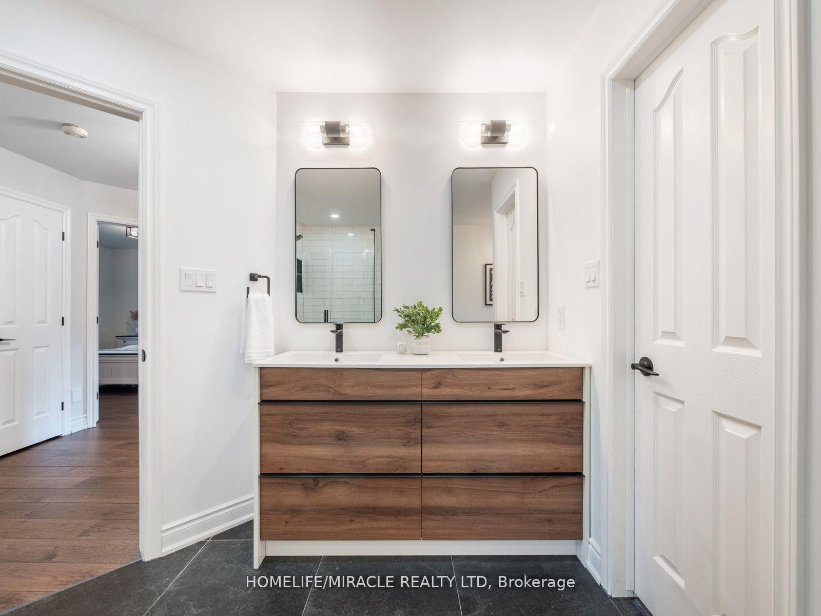 Photo 19 of 521 Oneida Drive, Burlington, LaSalle — HOMEH