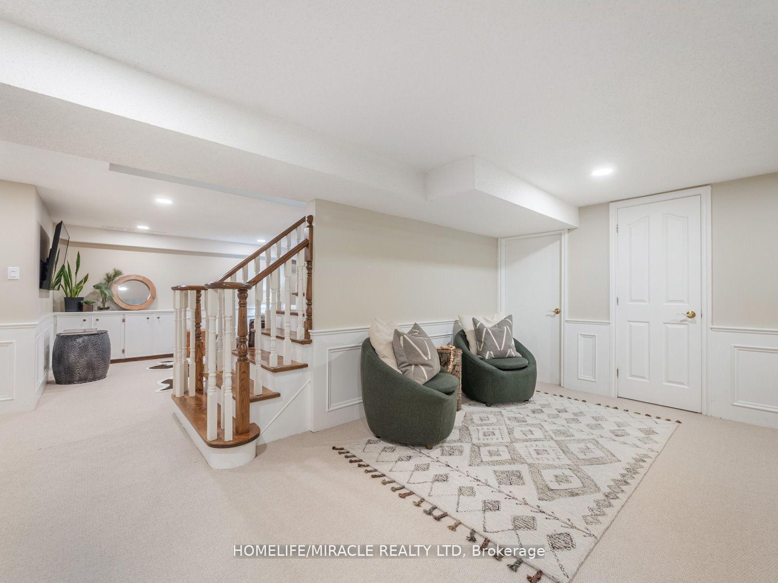 Photo 22 of 521 Oneida Drive, Burlington, LaSalle — HOMEH