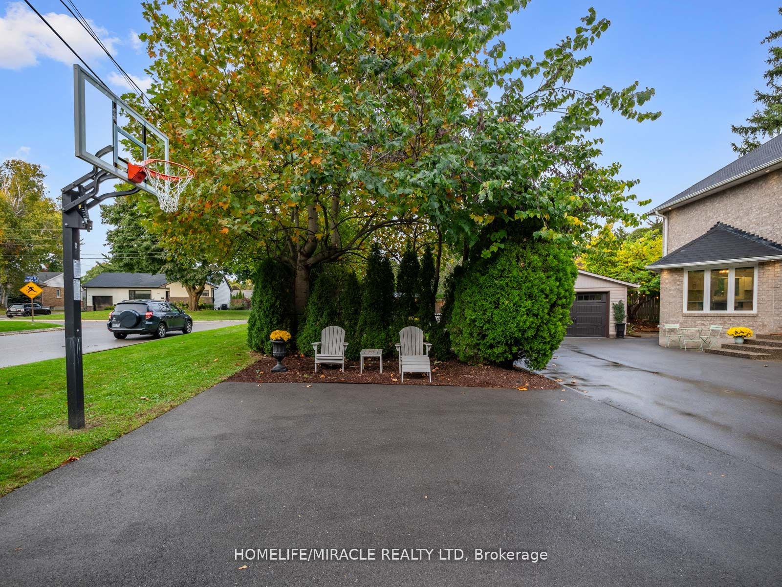 Photo 32 of 521 Oneida Drive, Burlington, LaSalle — HOMEH