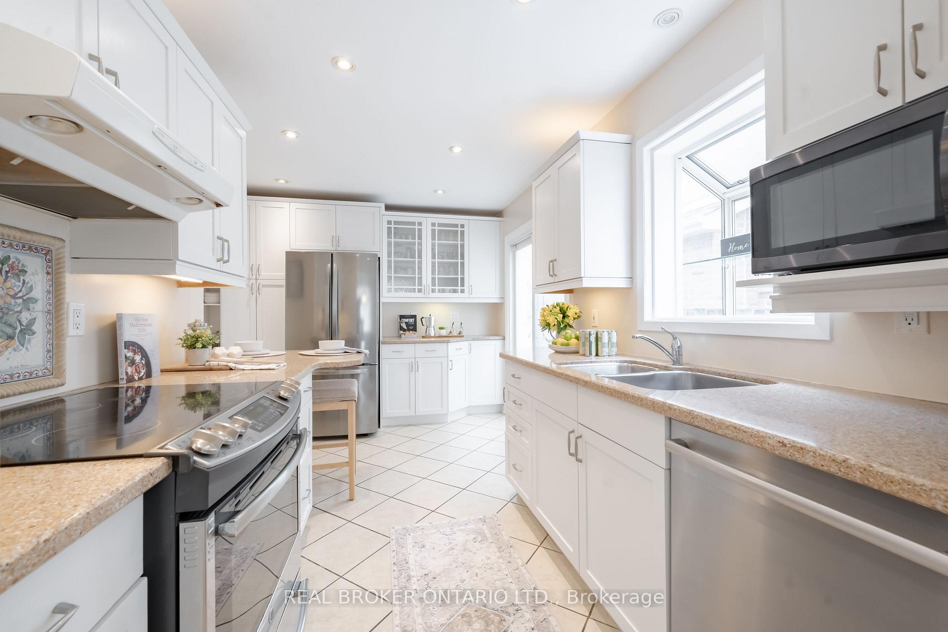 Photo 13 of 24 Angus Drive, Ajax, Central — HOMEH