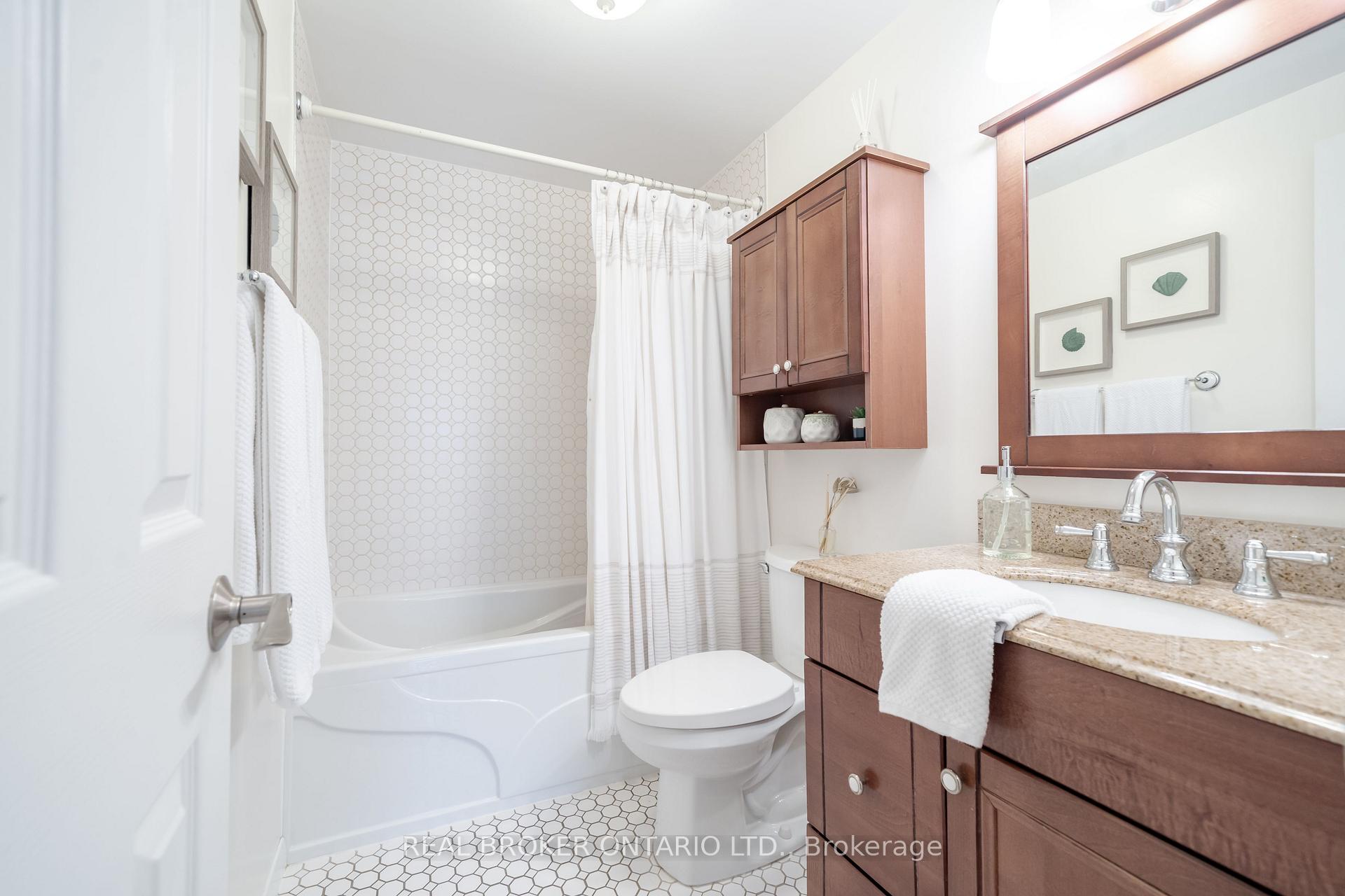 Photo 18 of 24 Angus Drive, Ajax, Central — HOMEH