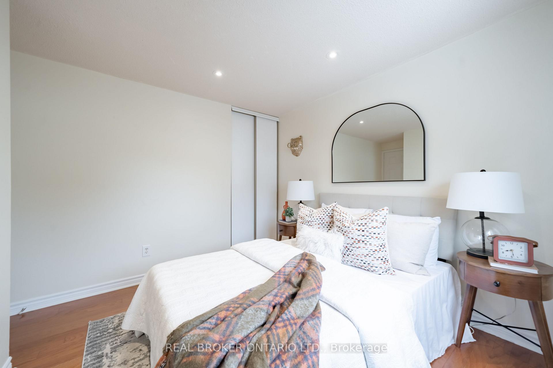 Photo 21 of 24 Angus Drive, Ajax, Central — HOMEH