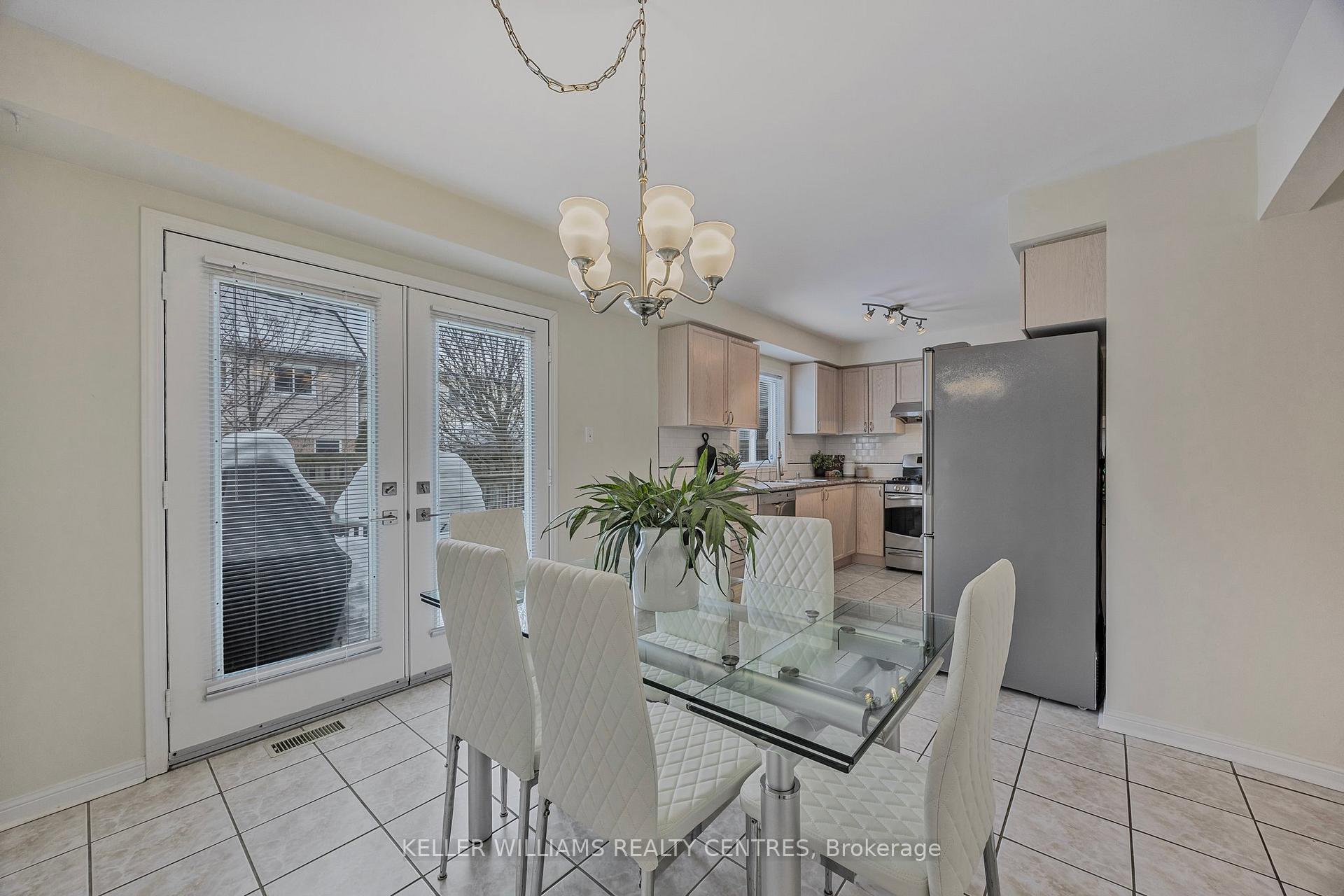 Photo 8 of 26 Succession Crescent, Barrie, Innis-Shore — HOMEH