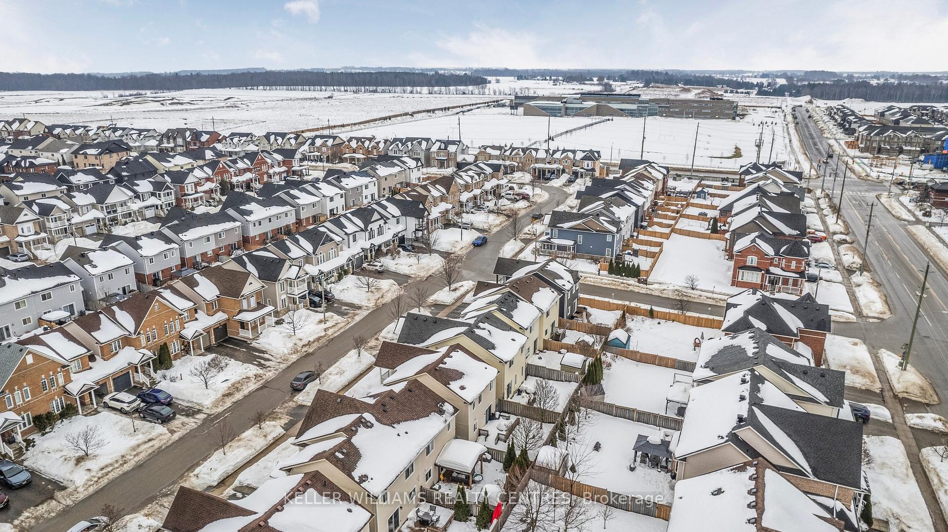 Photo 23 of 26 Succession Crescent, Barrie, Innis-Shore — HOMEH