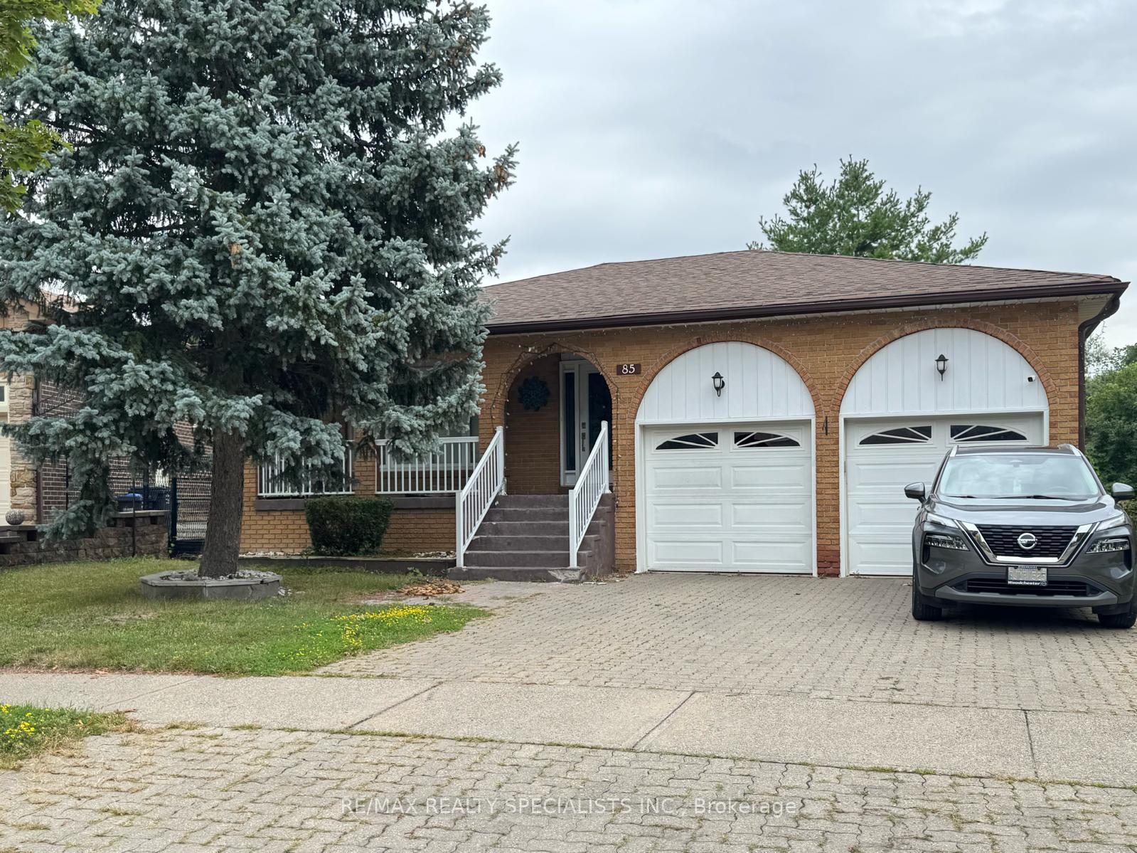 Photo 2 of Unit Basement, 85 Curtis Drive, Brampton, Brampton South — HOMEH