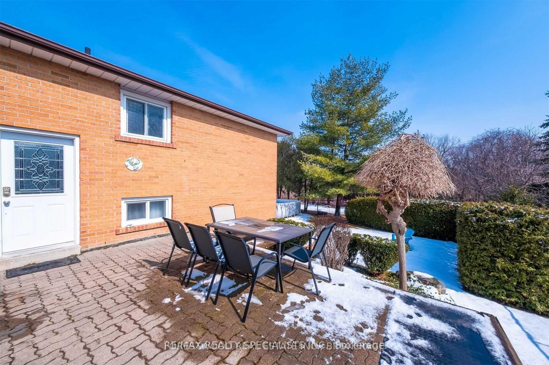 Photo 11 of Unit Basement, 85 Curtis Drive, Brampton, Brampton South — HOMEH