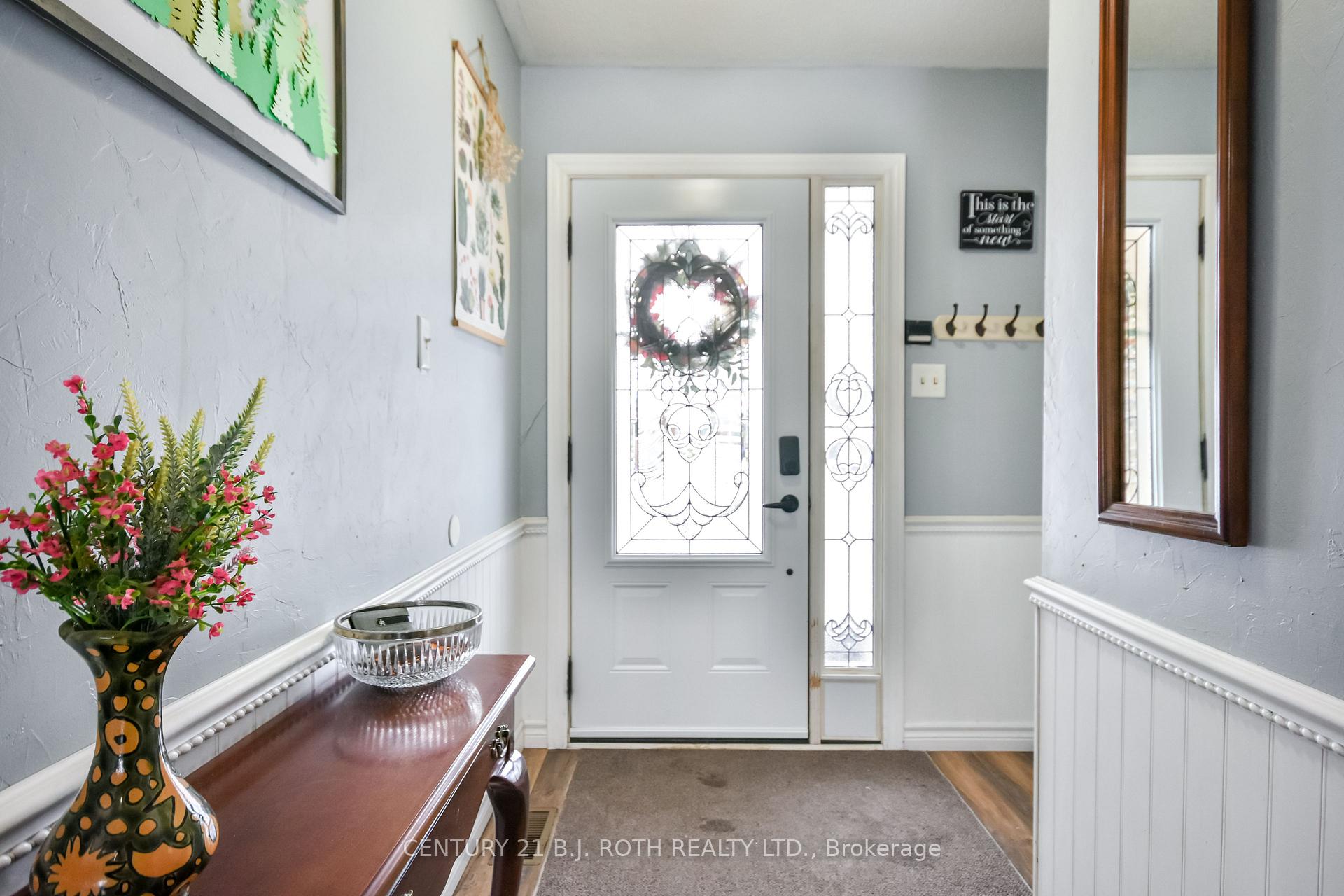 Photo 2 of 57 Highcroft Road, Barrie, Allandale Heights — HOMEH