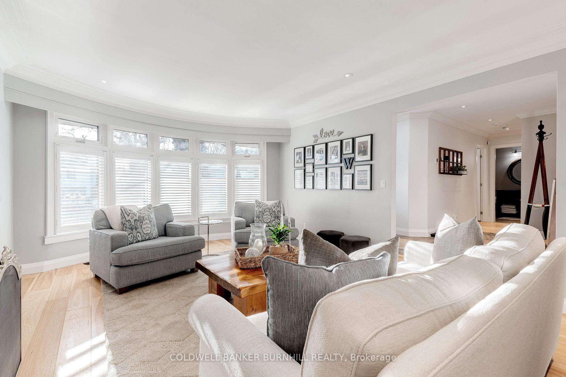 Photo 8 of 775 Falcon Boulevard, Burlington, LaSalle — HOMEH