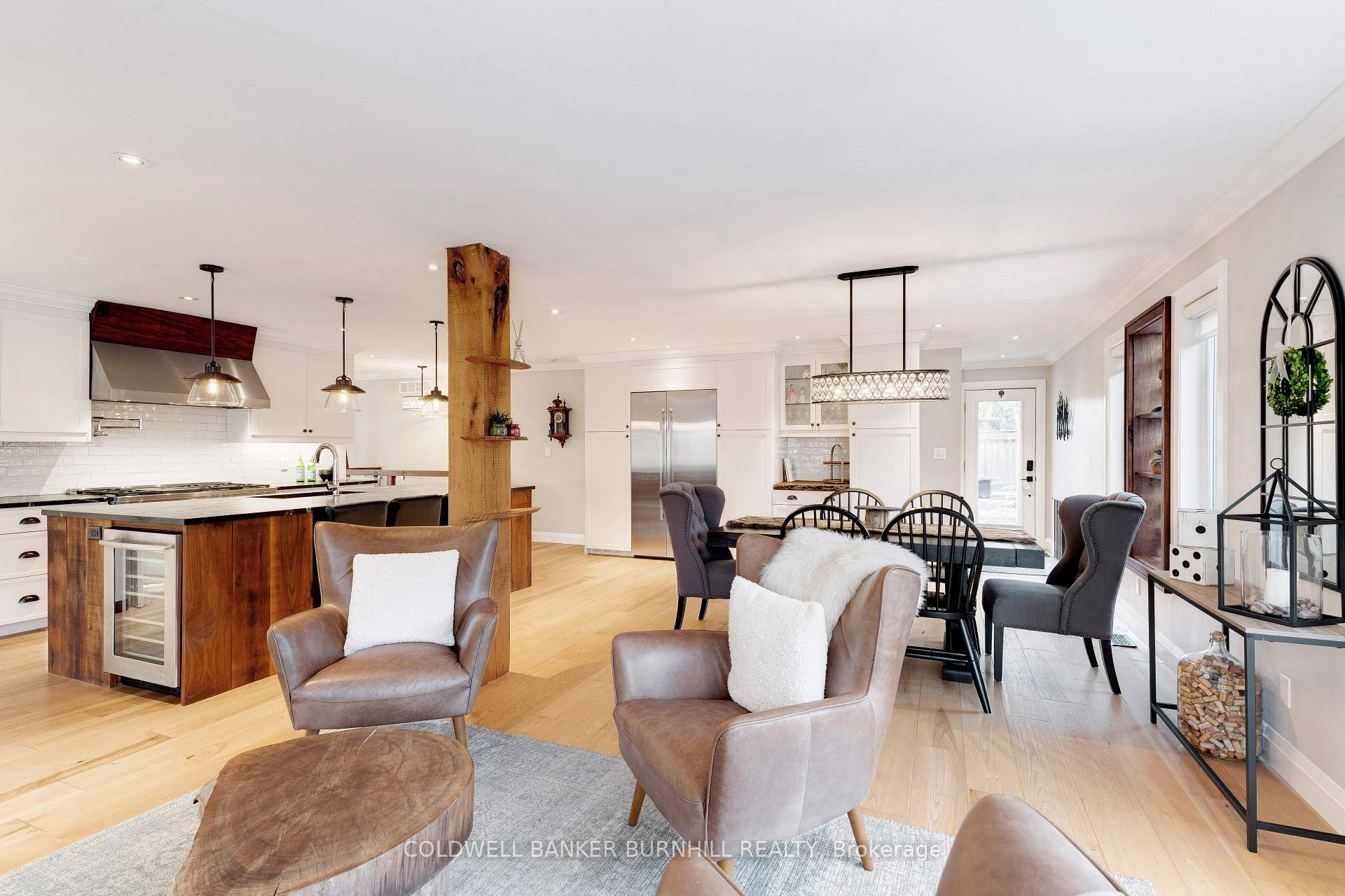 Photo 11 of 775 Falcon Boulevard, Burlington, LaSalle — HOMEH