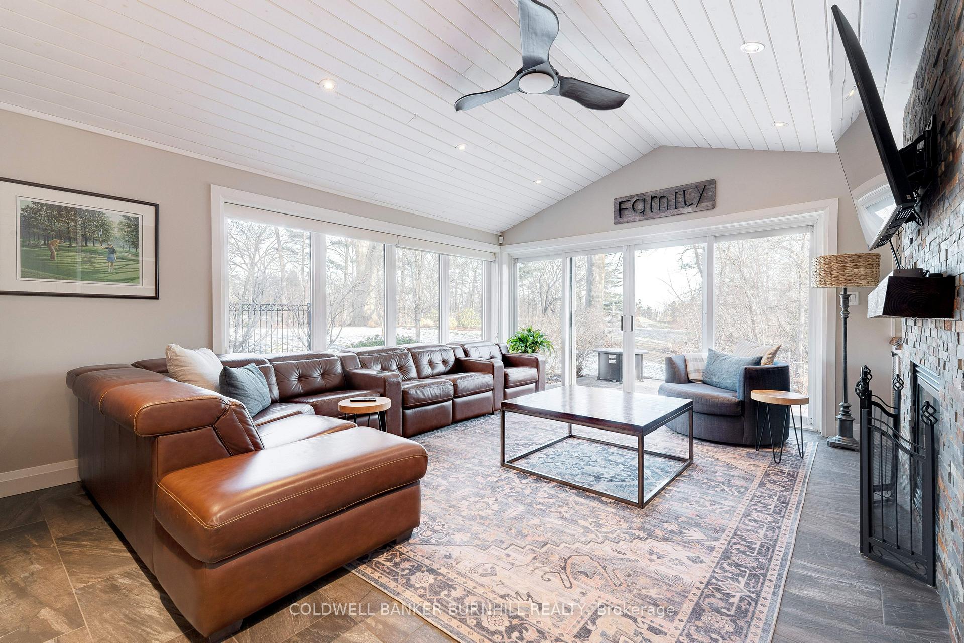 Photo 17 of 775 Falcon Boulevard, Burlington, LaSalle — HOMEH