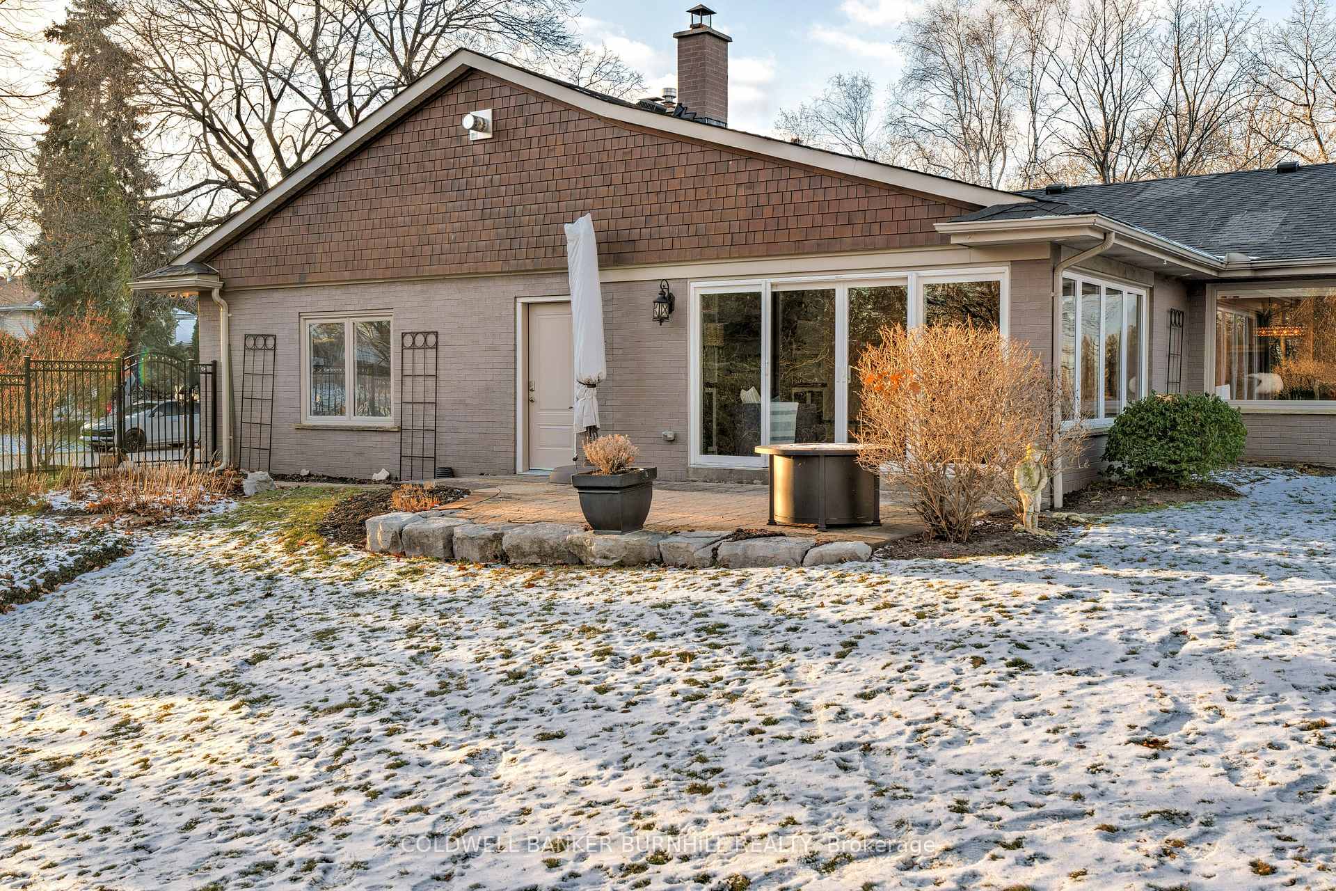 Photo 18 of 775 Falcon Boulevard, Burlington, LaSalle — HOMEH