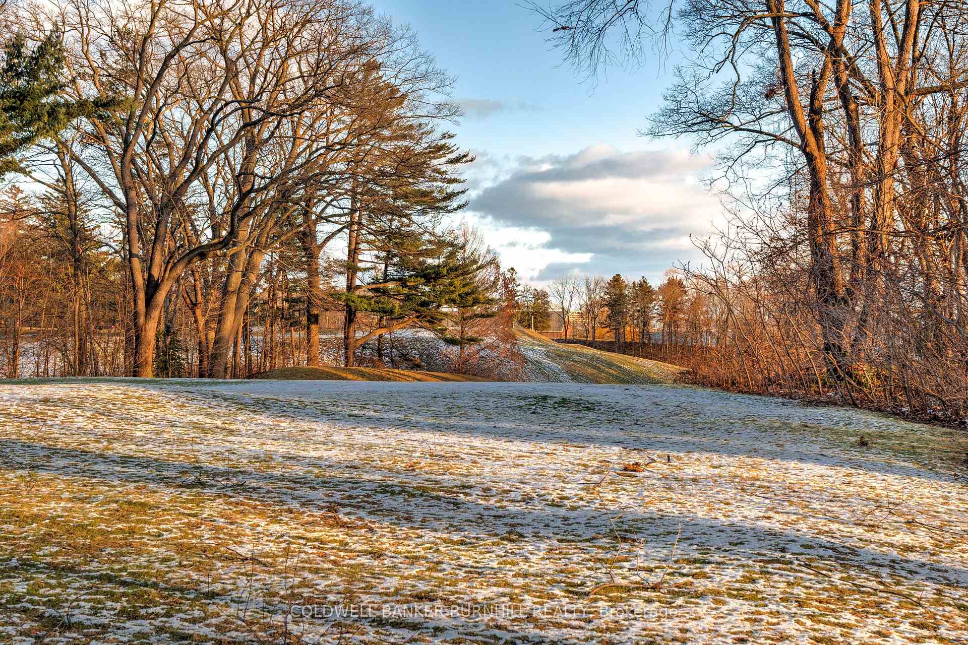 Photo 19 of 775 Falcon Boulevard, Burlington, LaSalle — HOMEH