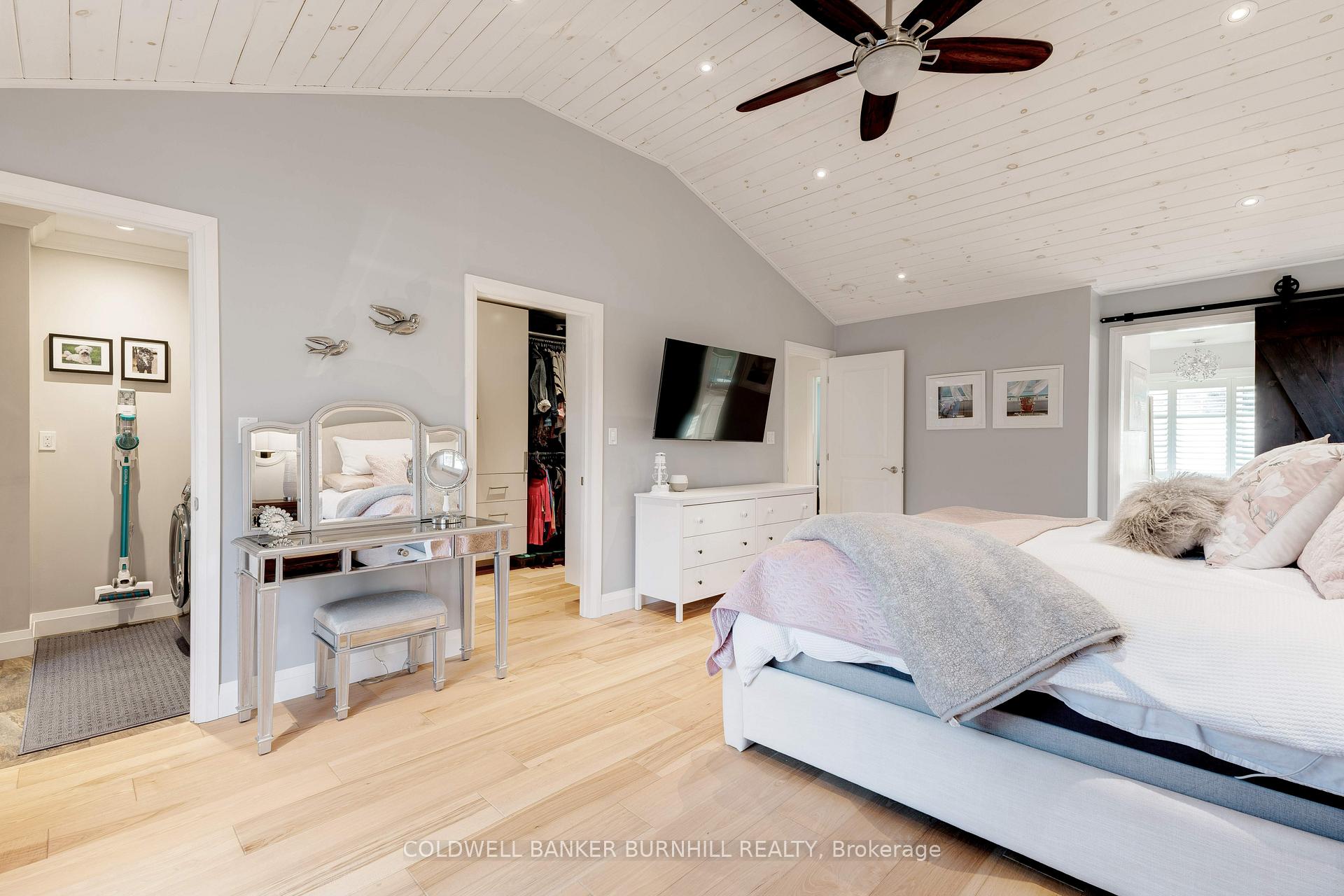 Photo 23 of 775 Falcon Boulevard, Burlington, LaSalle — HOMEH
