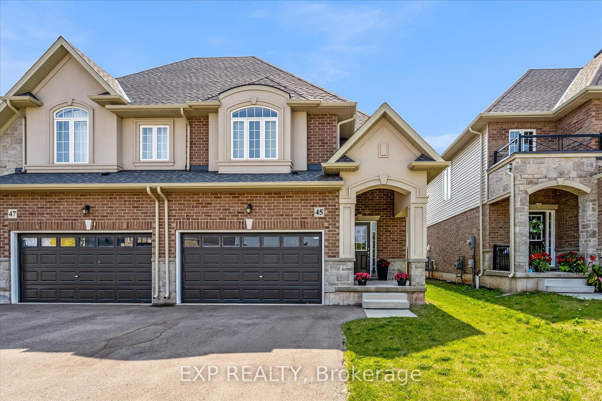 Photo 2 of 45 Sauvignon Crescent, Hamilton, Fruitland — HOMEH