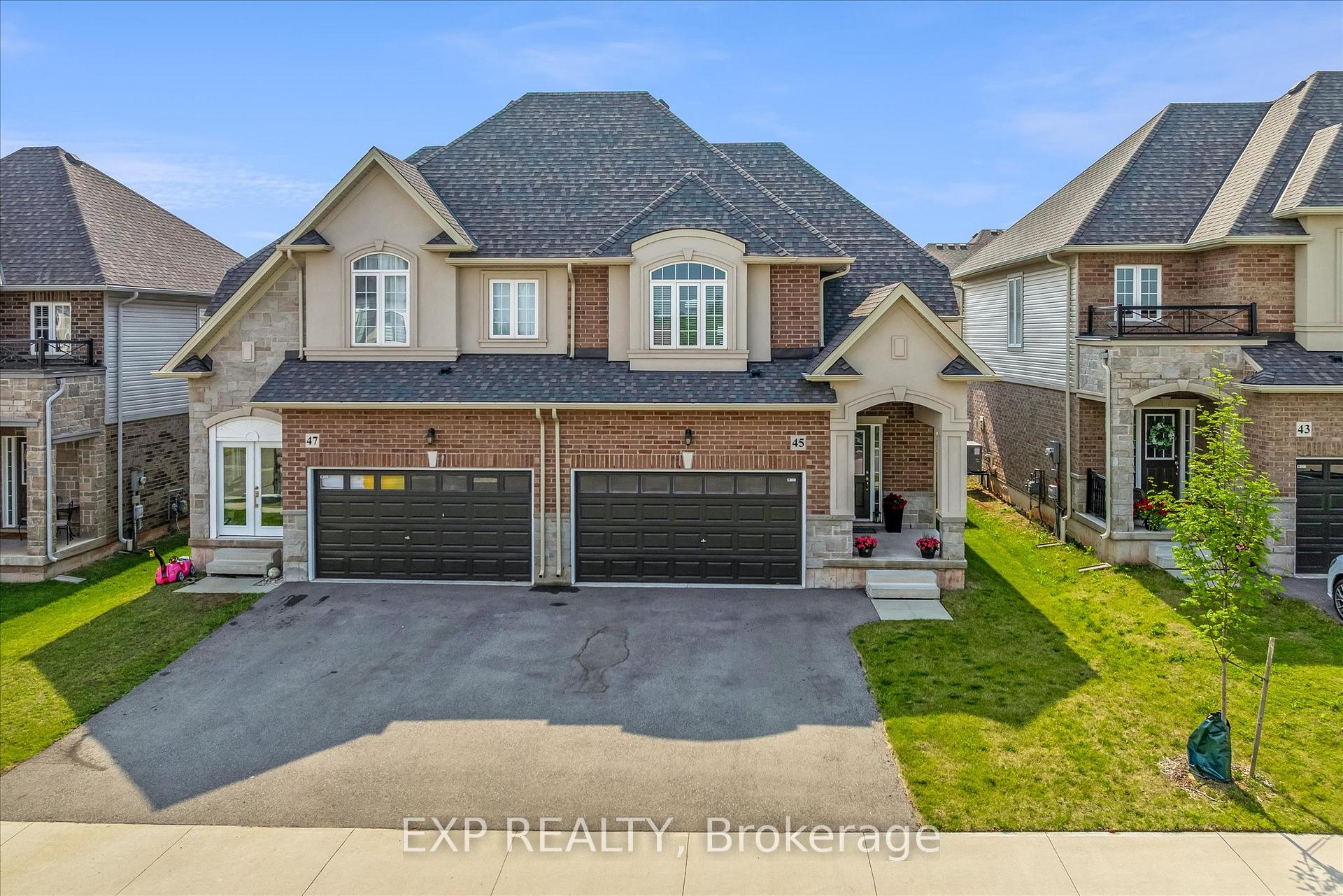 Photo 3 of 45 Sauvignon Crescent, Hamilton, Fruitland — HOMEH