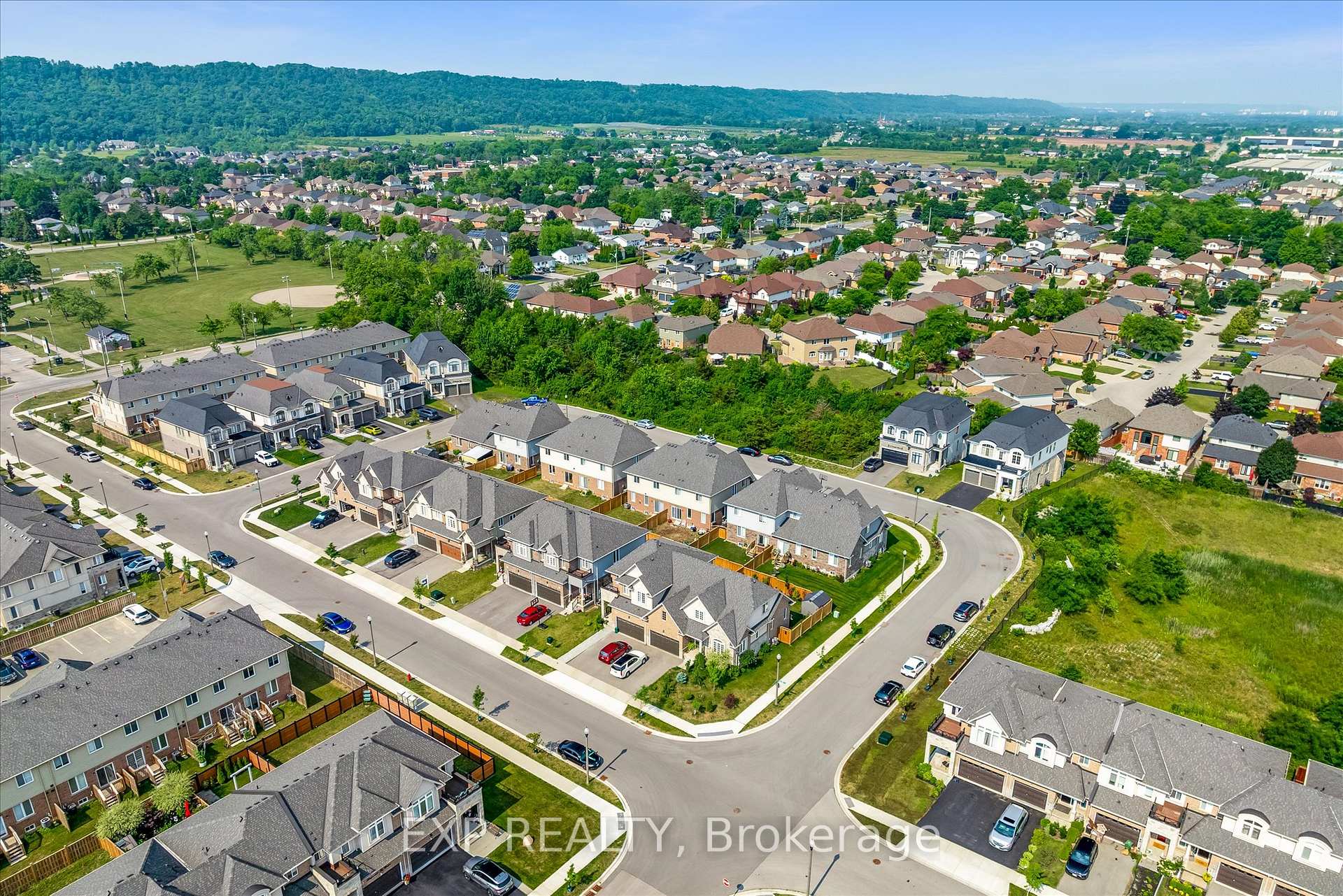 Photo 40 of 45 Sauvignon Crescent, Hamilton, Fruitland — HOMEH