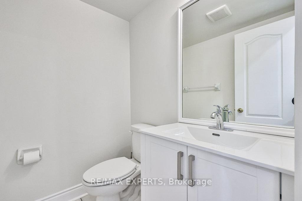 Photo 7 of 42 Lucena Crescent, Vaughan, Maple — HOMEH