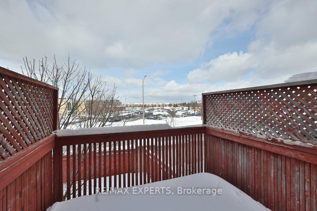 Photo 9 of 42 Lucena Crescent, Vaughan, Maple — HOMEH