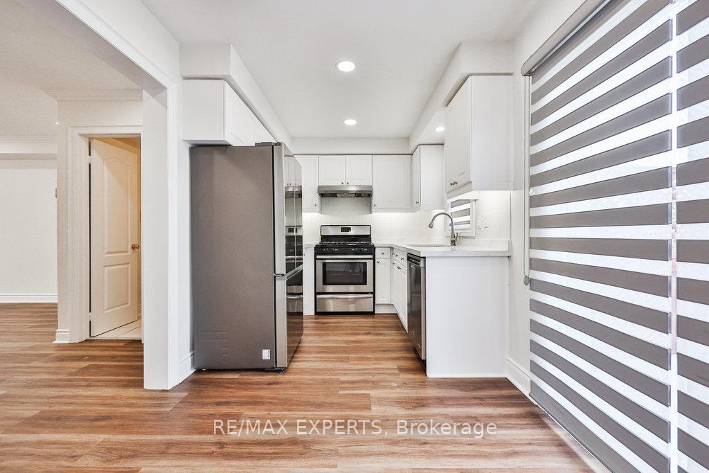 Photo 10 of 42 Lucena Crescent, Vaughan, Maple — HOMEH