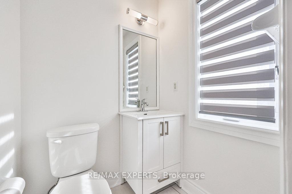 Photo 16 of 42 Lucena Crescent, Vaughan, Maple — HOMEH