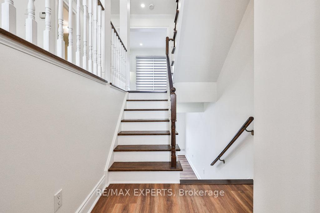 Photo 23 of 42 Lucena Crescent, Vaughan, Maple — HOMEH