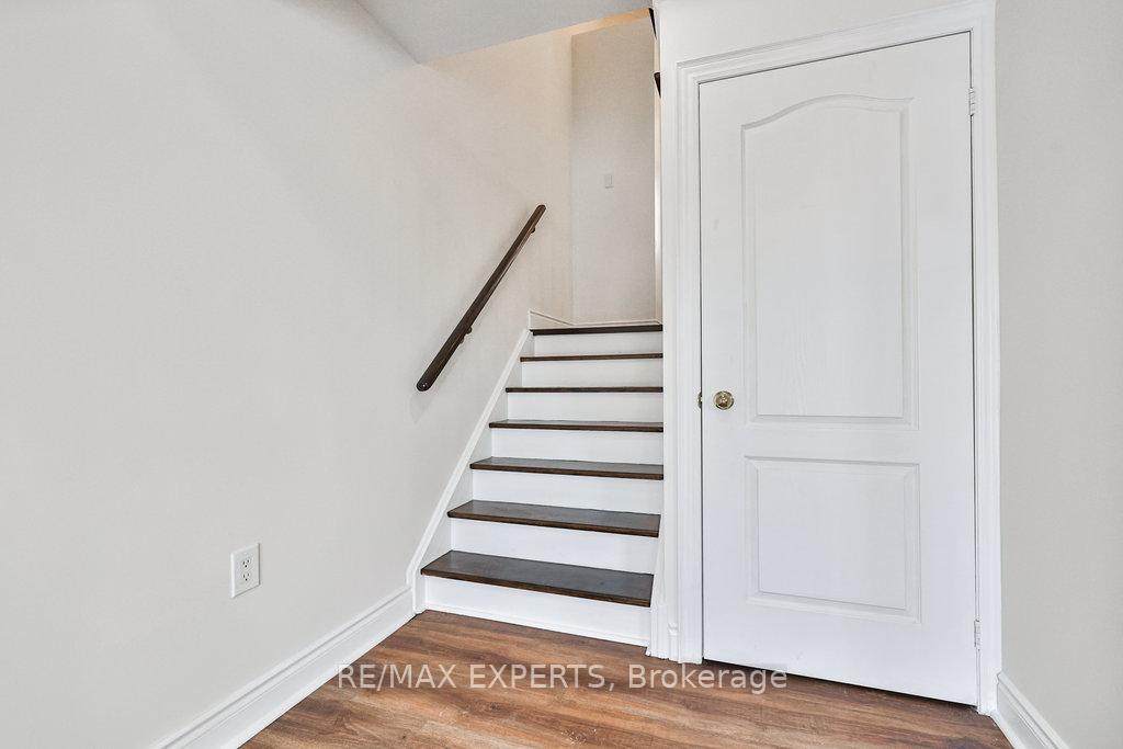 Photo 24 of 42 Lucena Crescent, Vaughan, Maple — HOMEH