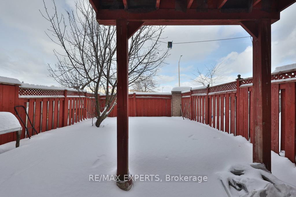 Photo 26 of 42 Lucena Crescent, Vaughan, Maple — HOMEH