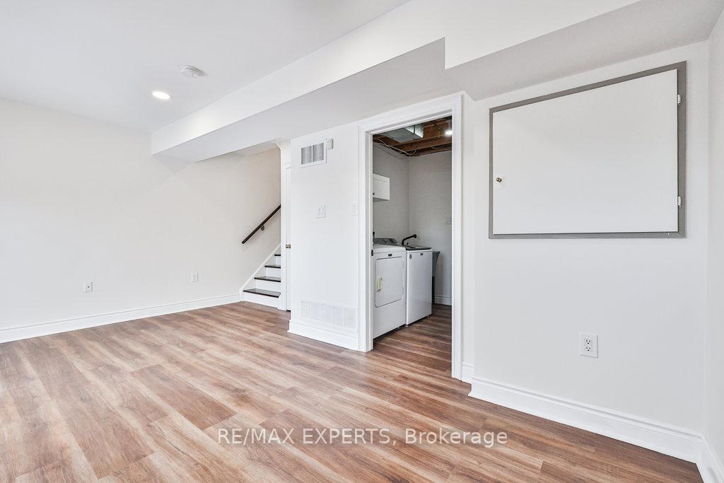 Photo 28 of 42 Lucena Crescent, Vaughan, Maple — HOMEH