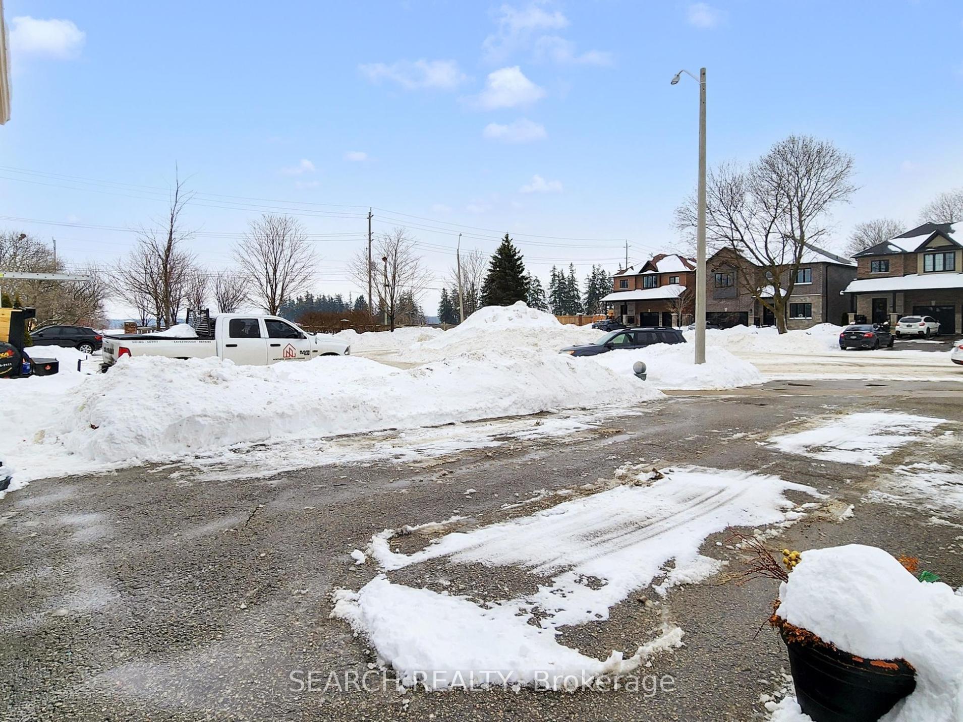 Photo 1 of 24 Hewitt Place N, Barrie, Georgian Drive — HOMEH